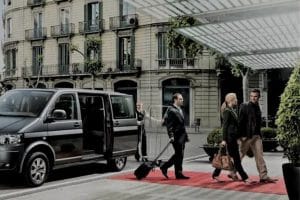 Трансферы из или в аэропорт на Mercedes V Class
