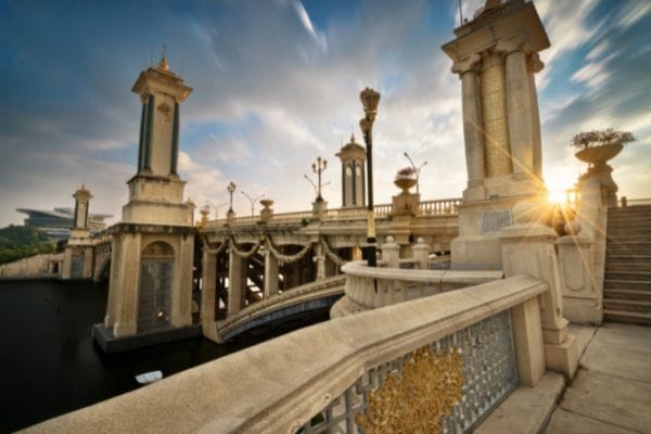 Экскурсия в город будущего Путраджая из Куала Лумпур 23.jpg Экскурсия в город будущего Путраджая из Куала Лумпур 23.jpg
